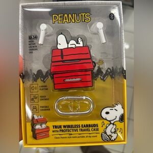 NWT Limited Edition Peanuts True Wireless Earbuds with protective Travel Case